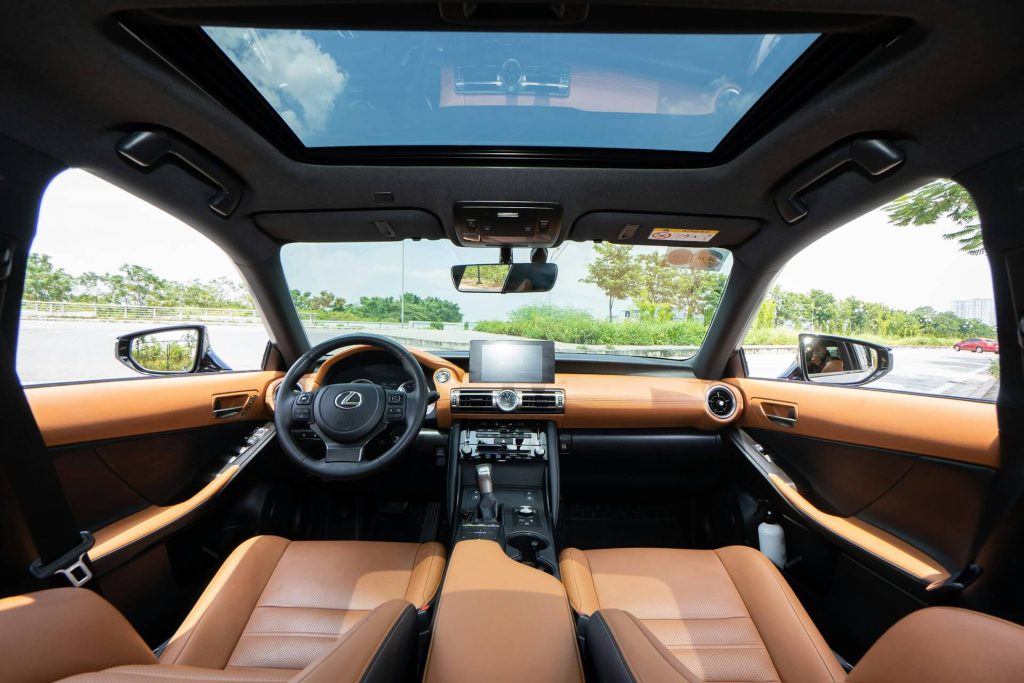remaps surrey 2 lexus is300 tan interior sunroof